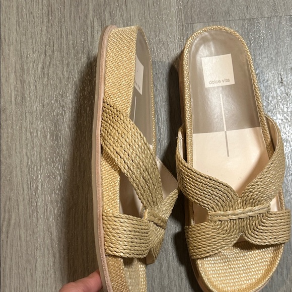 Dolce Vita Women's Braided Tan Sandals - Picture 5 of 8